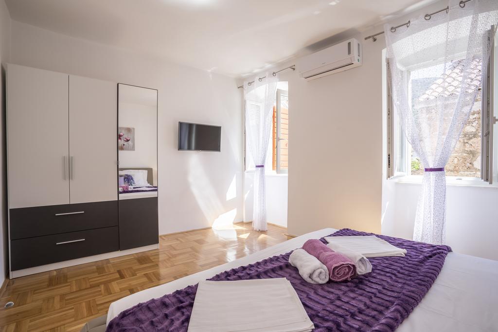 Villa Ines Комижа Экстерьер фото